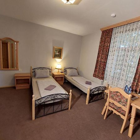 3 Raben - Leoben - Zimmer Fuer Geschaeftsreisende, Urlauber, Monteure Und Handwerker, Polski Pensjonat Austria Экстерьер фото