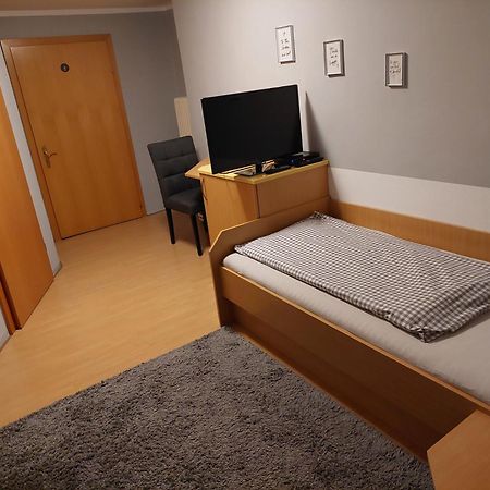 3 Raben - Leoben - Zimmer Fuer Geschaeftsreisende, Urlauber, Monteure Und Handwerker, Polski Pensjonat Austria Экстерьер фото