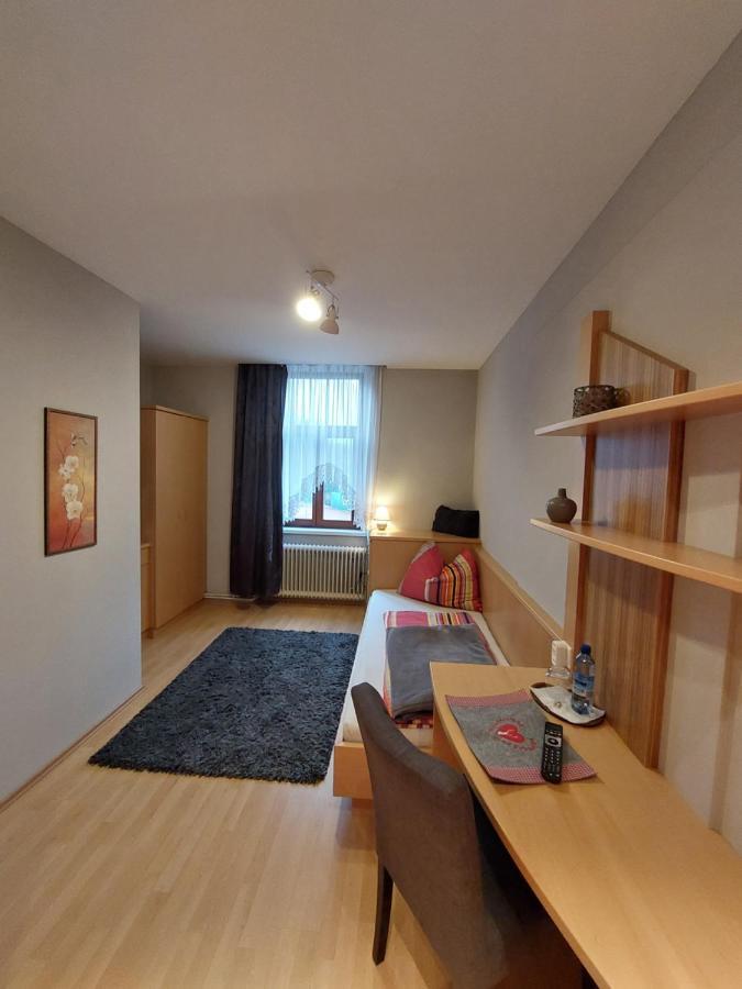 3 Raben - Leoben - Zimmer Fuer Geschaeftsreisende, Urlauber, Monteure Und Handwerker, Polski Pensjonat Austria Экстерьер фото