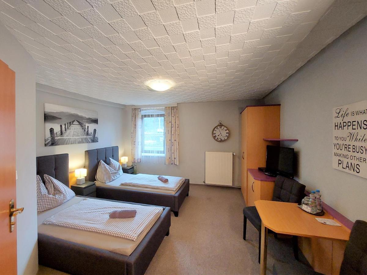 3 Raben - Leoben - Zimmer Fuer Geschaeftsreisende, Urlauber, Monteure Und Handwerker, Polski Pensjonat Austria Экстерьер фото