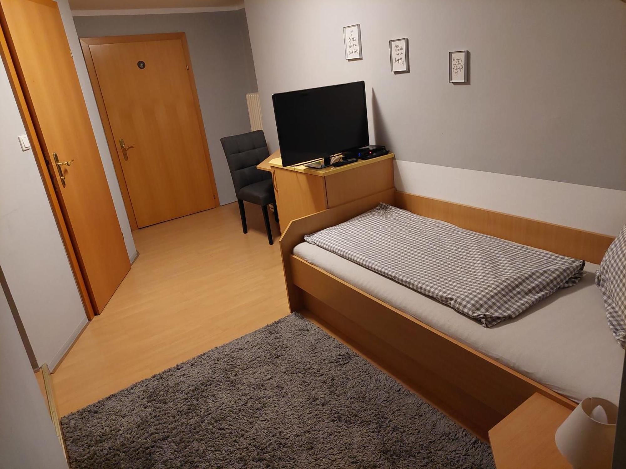 3 Raben - Leoben - Zimmer Fuer Geschaeftsreisende, Urlauber, Monteure Und Handwerker, Polski Pensjonat Austria Экстерьер фото