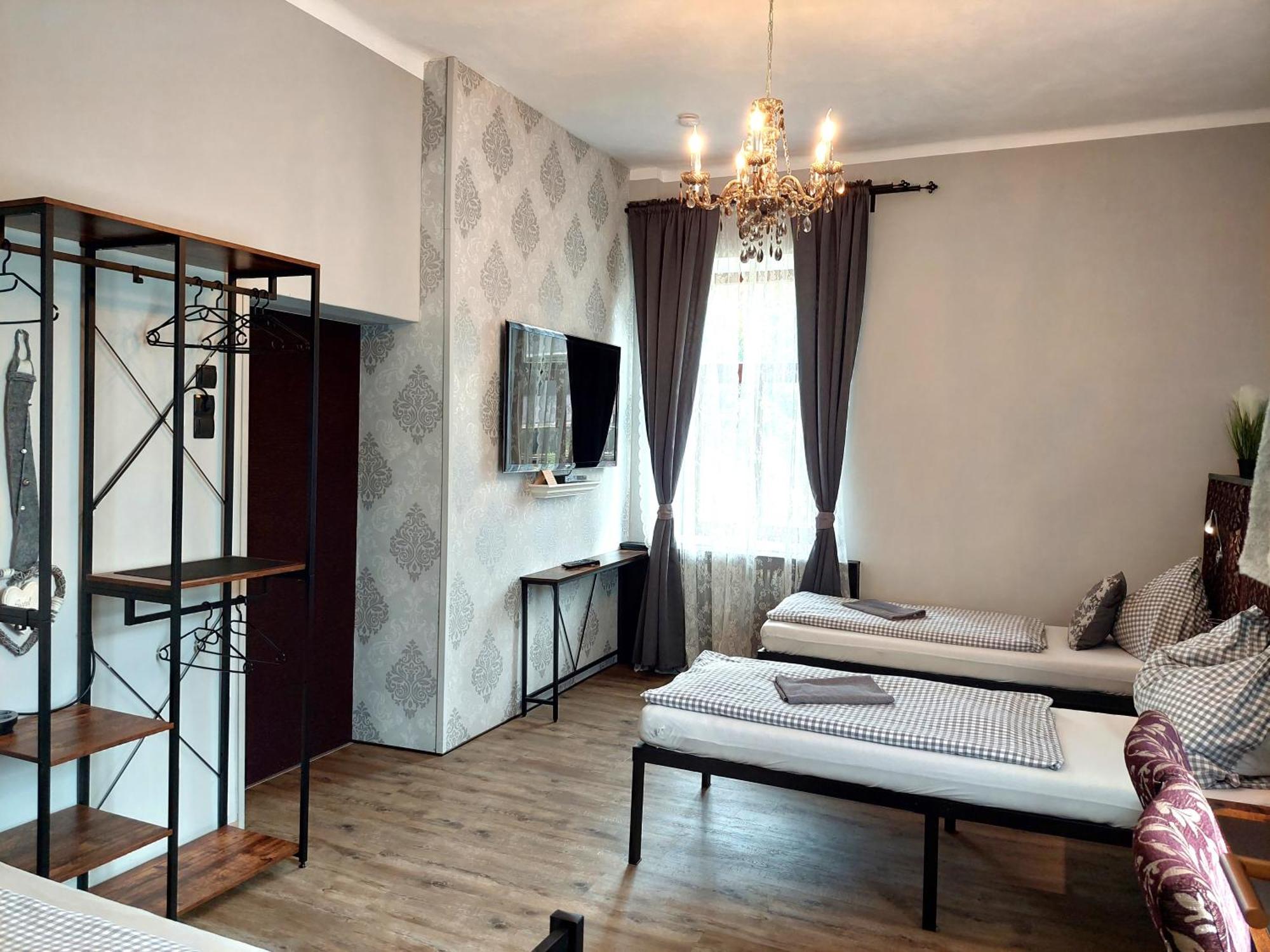 3 Raben - Leoben - Zimmer Fuer Geschaeftsreisende, Urlauber, Monteure Und Handwerker, Polski Pensjonat Austria Экстерьер фото